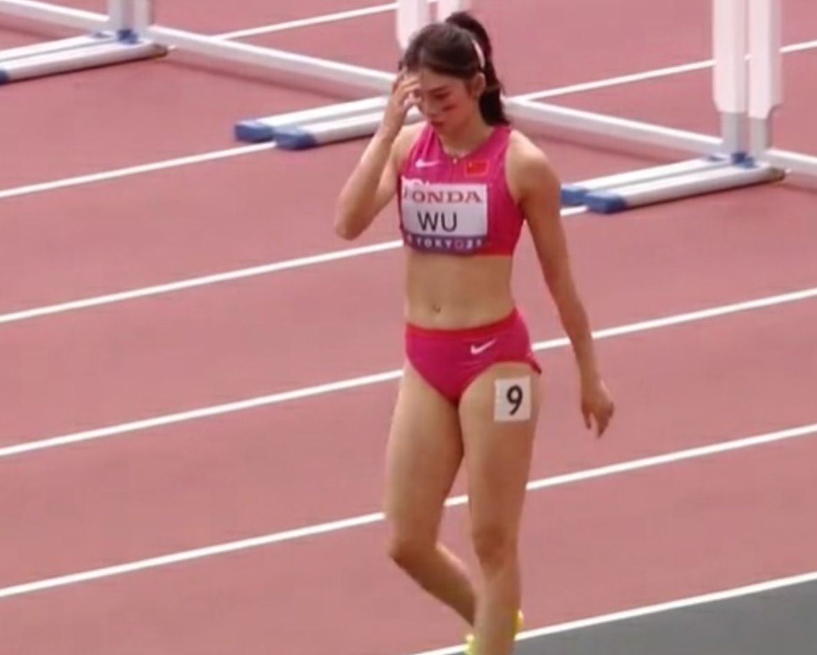 与观众打招, 年的空白 与观众打招, 年的空白