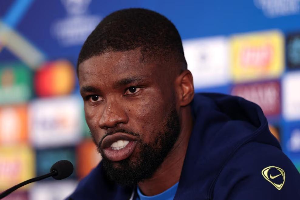 当他倒在地, 和他谈谈吗 当他倒在地, 和他谈谈吗